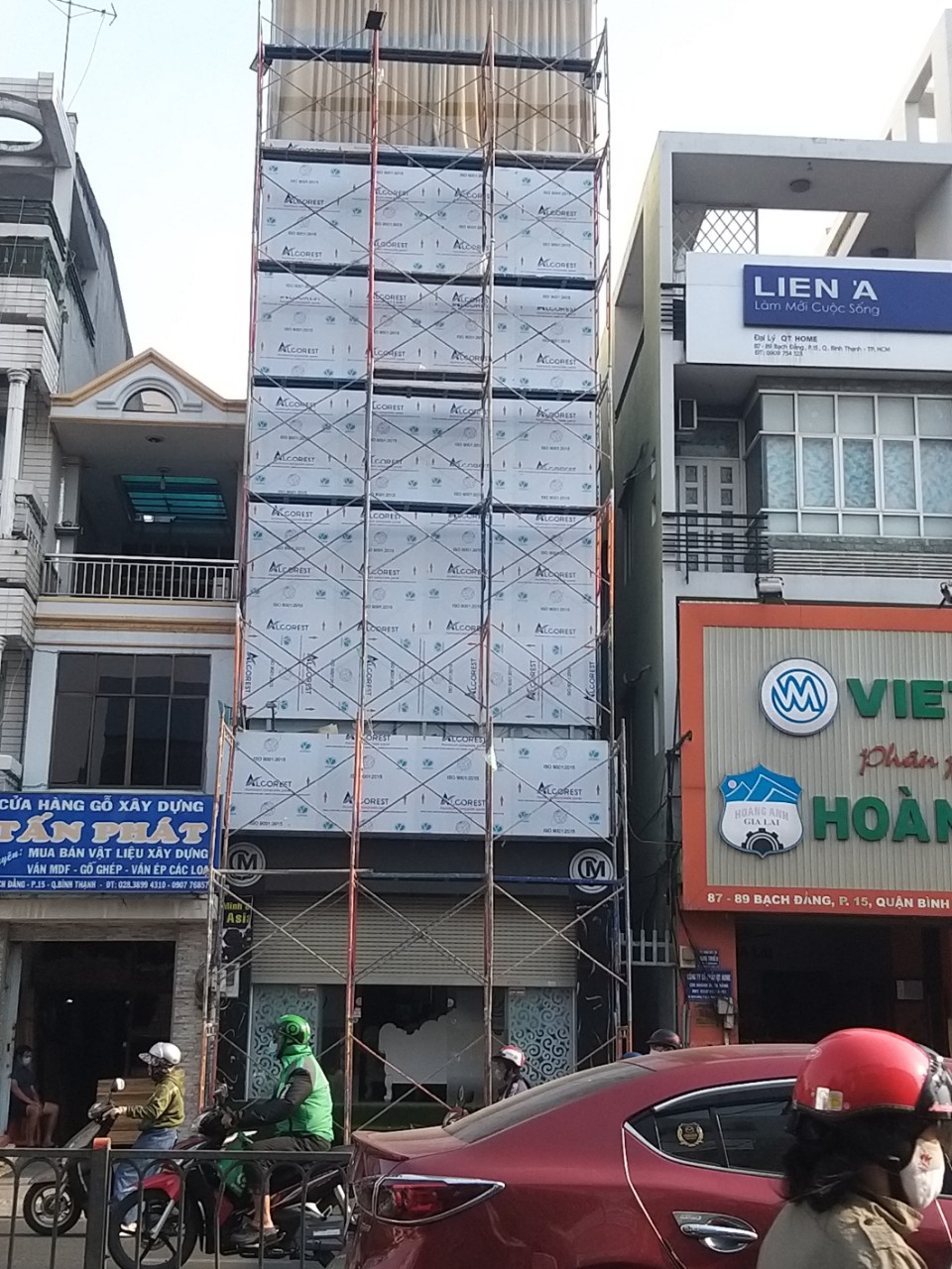 Mặt dựng ALU